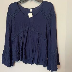 NWT navy blue flutter sleeve blouse